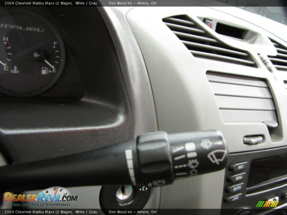 2004 Chevrolet Malibu Maxx LS Wagon White / Gray Photo #19