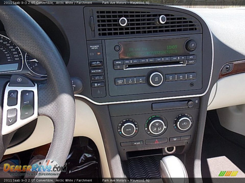 Controls of 2011 Saab 9-3 2.0T Convertible Photo #17