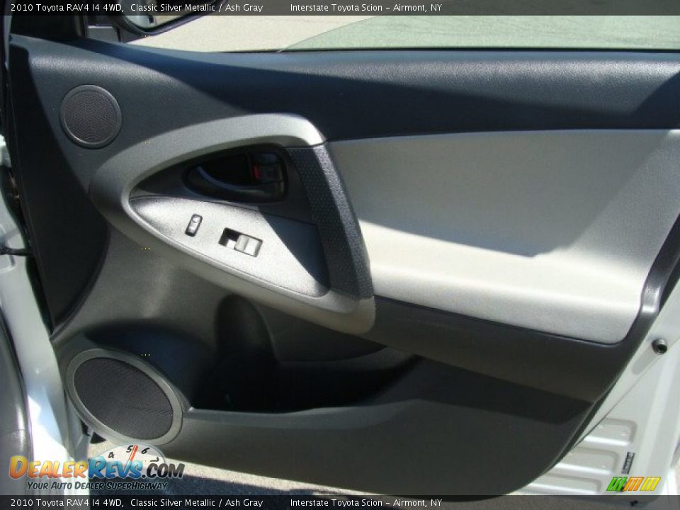 2010 Toyota RAV4 I4 4WD Classic Silver Metallic / Ash Gray Photo #18