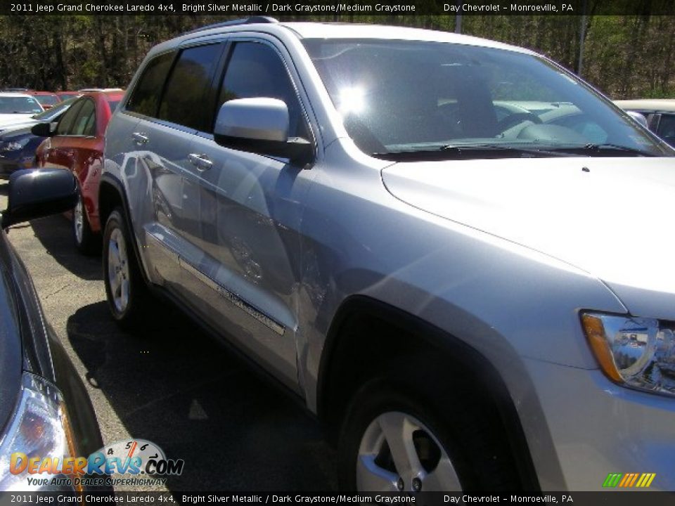 2011 Jeep Grand Cherokee Laredo 4x4 Bright Silver Metallic / Dark Graystone/Medium Graystone Photo #2