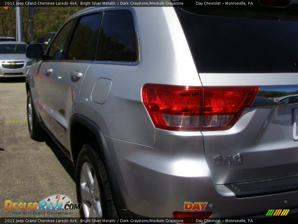 2011 Jeep Grand Cherokee Laredo 4x4 Bright Silver Metallic / Dark Graystone/Medium Graystone Photo #5