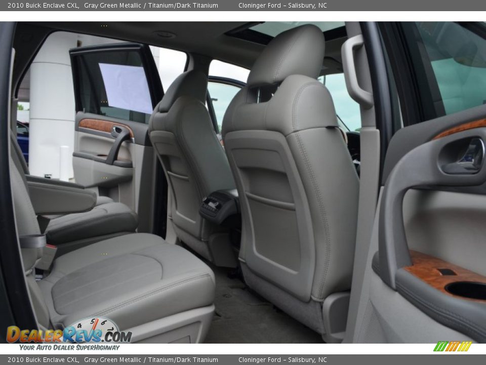 2010 Buick Enclave CXL Gray Green Metallic / Titanium/Dark Titanium Photo #16