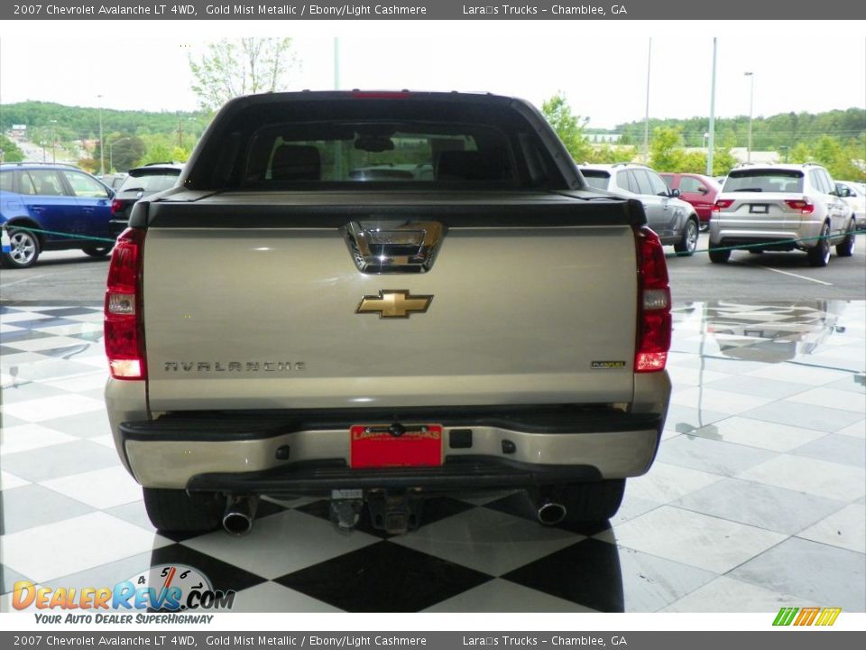 2007 Chevrolet Avalanche LT 4WD Gold Mist Metallic / Ebony/Light Cashmere Photo #5