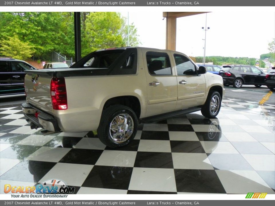 2007 Chevrolet Avalanche LT 4WD Gold Mist Metallic / Ebony/Light Cashmere Photo #6