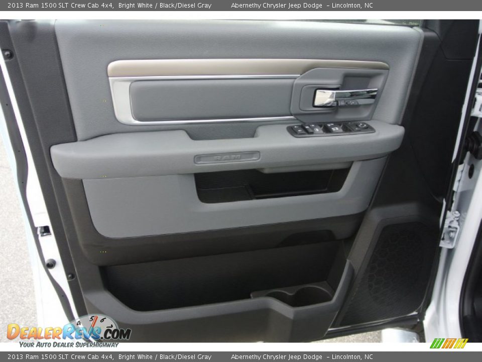 2013 Ram 1500 SLT Crew Cab 4x4 Bright White / Black/Diesel Gray Photo #8