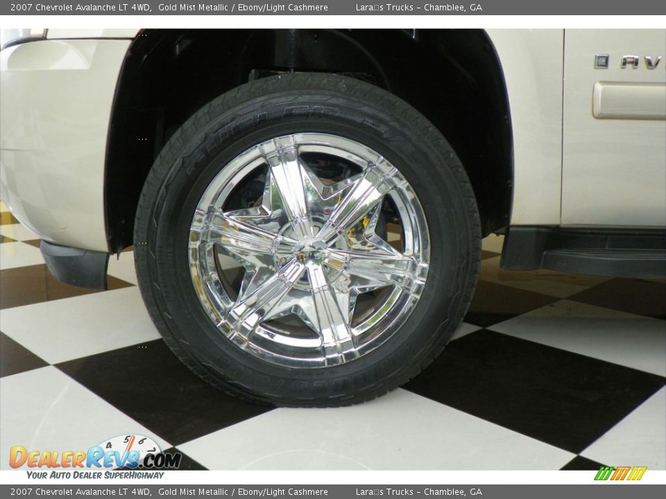 2007 Chevrolet Avalanche LT 4WD Gold Mist Metallic / Ebony/Light Cashmere Photo #8