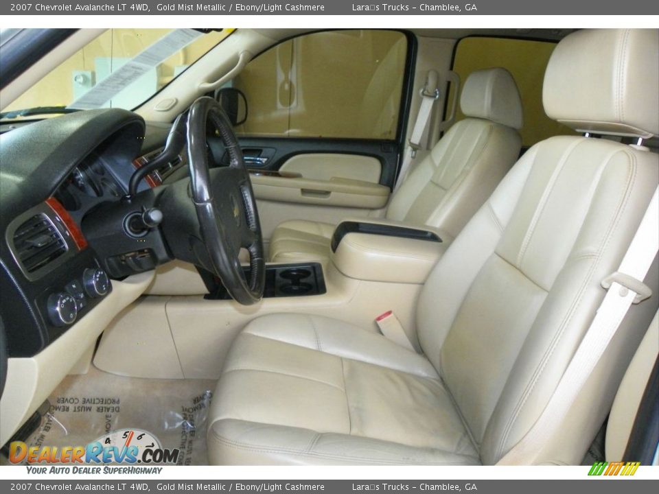 2007 Chevrolet Avalanche LT 4WD Gold Mist Metallic / Ebony/Light Cashmere Photo #9