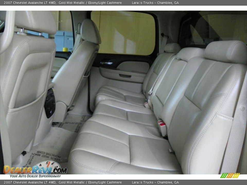 2007 Chevrolet Avalanche LT 4WD Gold Mist Metallic / Ebony/Light Cashmere Photo #10