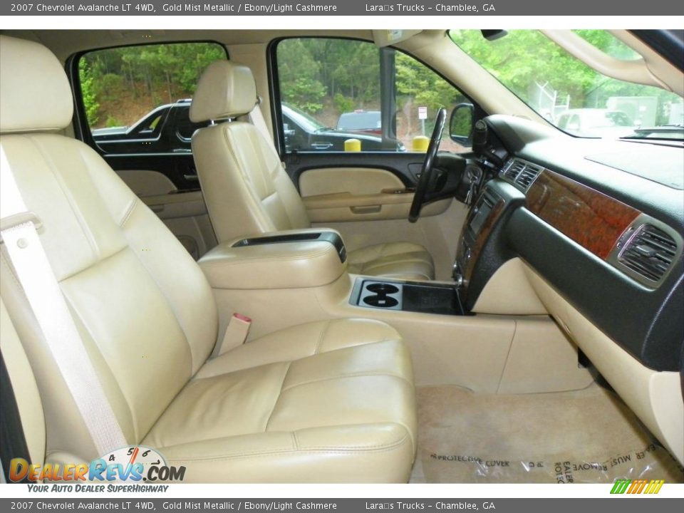 2007 Chevrolet Avalanche LT 4WD Gold Mist Metallic / Ebony/Light Cashmere Photo #12
