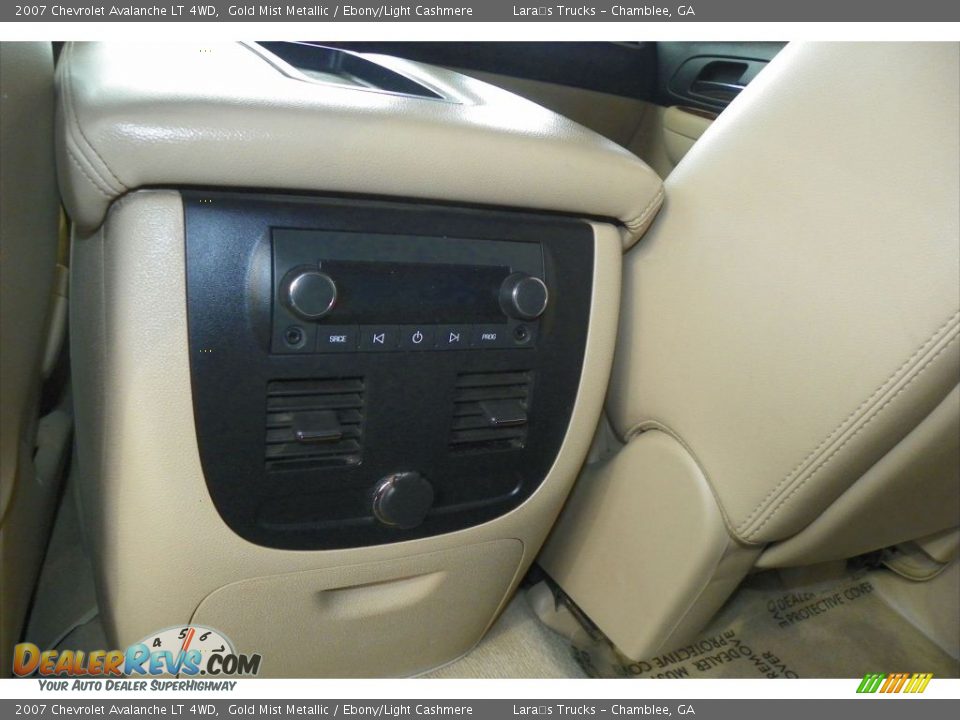 2007 Chevrolet Avalanche LT 4WD Gold Mist Metallic / Ebony/Light Cashmere Photo #13