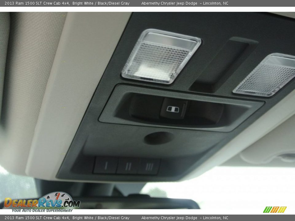2013 Ram 1500 SLT Crew Cab 4x4 Bright White / Black/Diesel Gray Photo #15