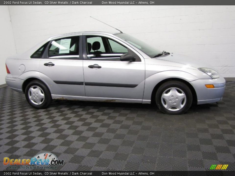 2002 Ford Focus LX Sedan CD Silver Metallic / Dark Charcoal Photo #3