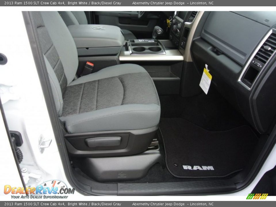 2013 Ram 1500 SLT Crew Cab 4x4 Bright White / Black/Diesel Gray Photo #18