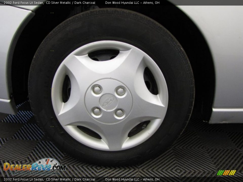 2002 Ford Focus LX Sedan Wheel Photo #21