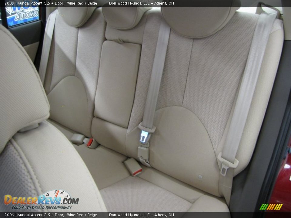2009 Hyundai Accent GLS 4 Door Wine Red / Beige Photo #7