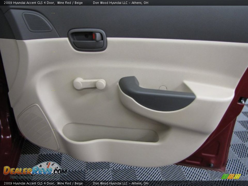 2009 Hyundai Accent GLS 4 Door Wine Red / Beige Photo #13