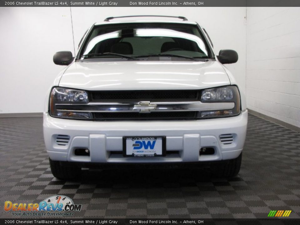 2006 Chevrolet TrailBlazer LS 4x4 Summit White / Light Gray Photo #2