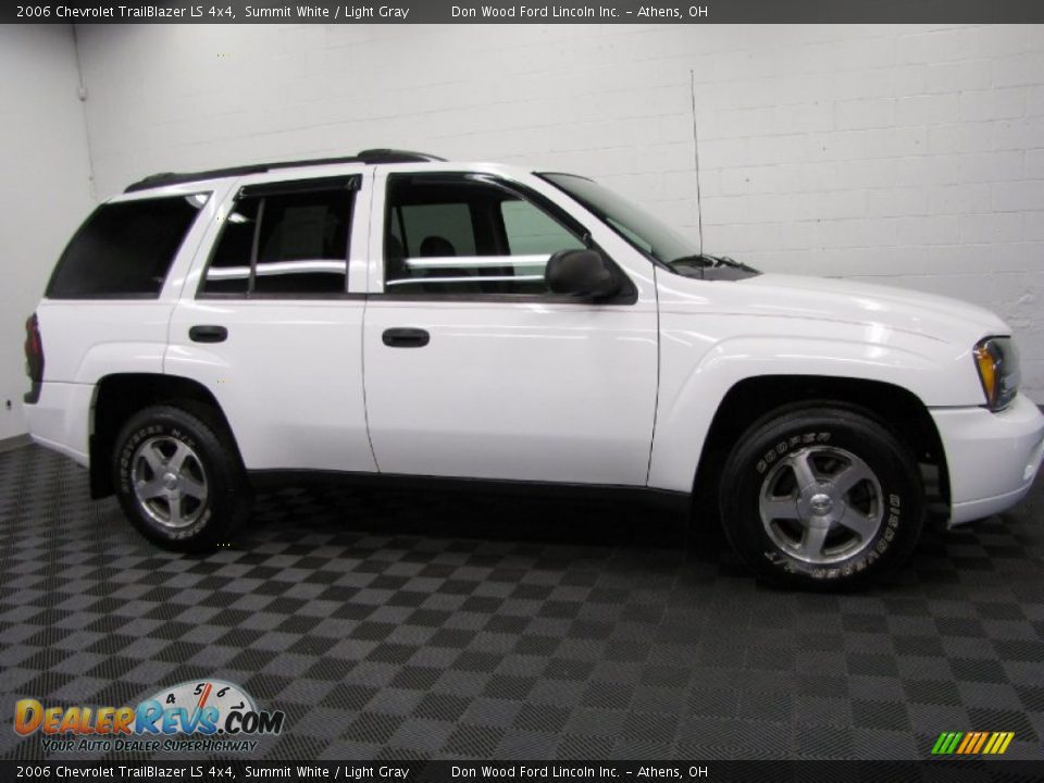 2006 Chevrolet TrailBlazer LS 4x4 Summit White / Light Gray Photo #3