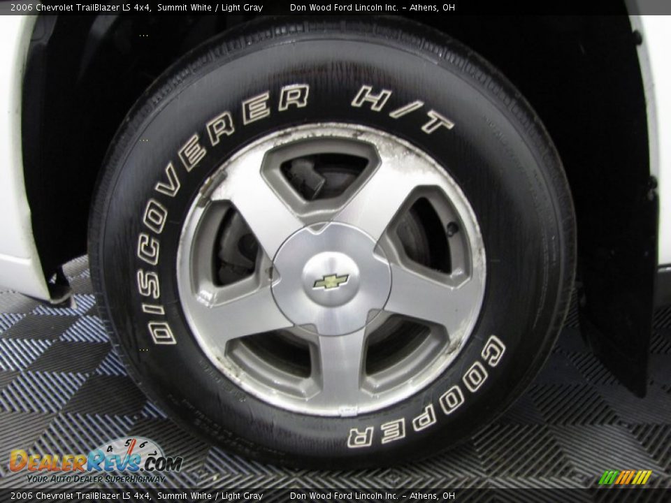 2006 Chevrolet TrailBlazer LS 4x4 Summit White / Light Gray Photo #22