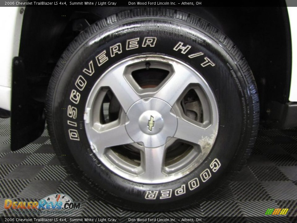 2006 Chevrolet TrailBlazer LS 4x4 Summit White / Light Gray Photo #24
