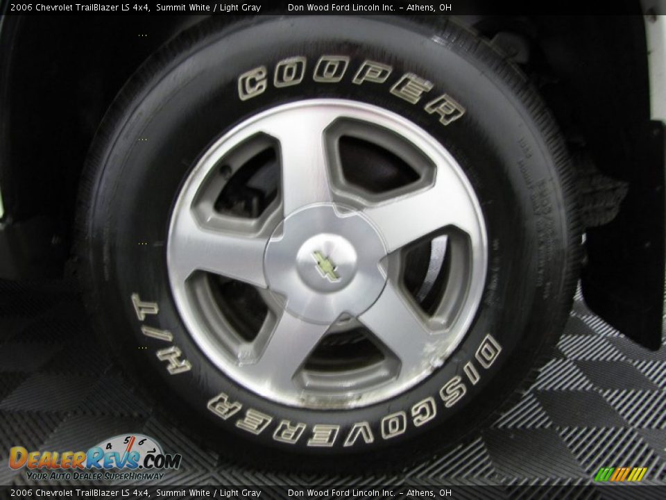 2006 Chevrolet TrailBlazer LS 4x4 Summit White / Light Gray Photo #25
