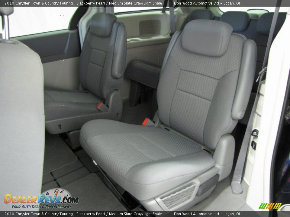 2010 Chrysler Town & Country Touring Blackberry Pearl / Medium Slate Gray/Light Shale Photo #9