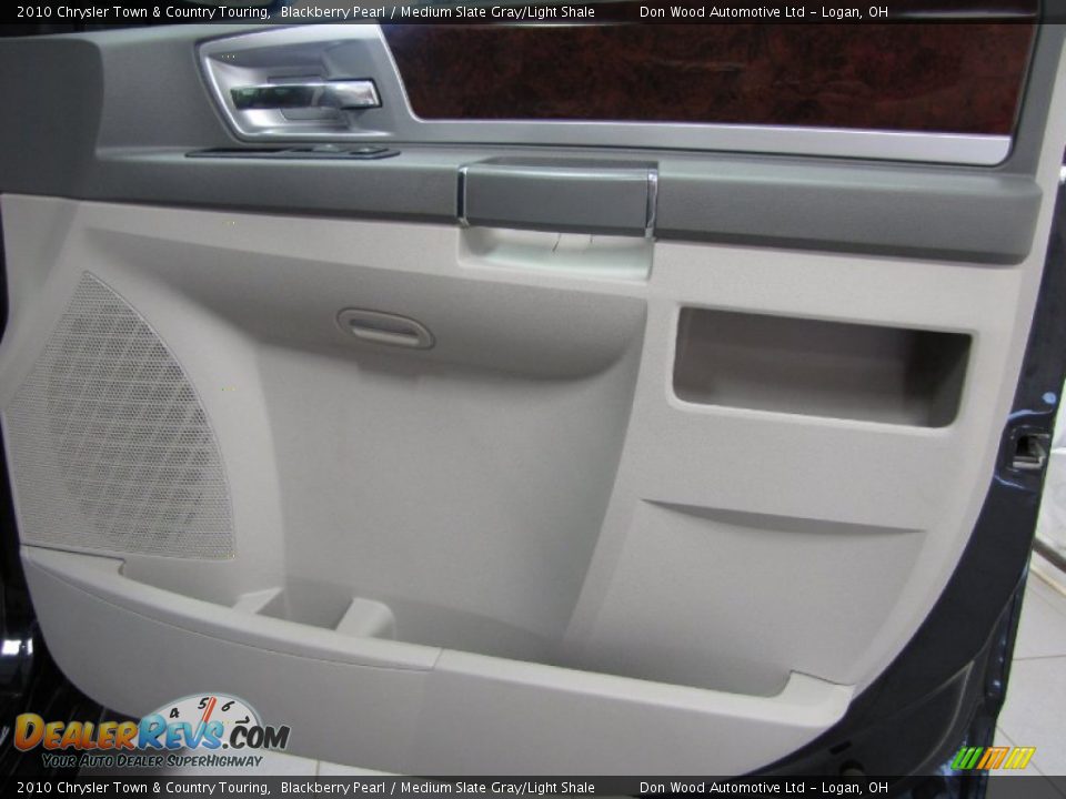 2010 Chrysler Town & Country Touring Blackberry Pearl / Medium Slate Gray/Light Shale Photo #15
