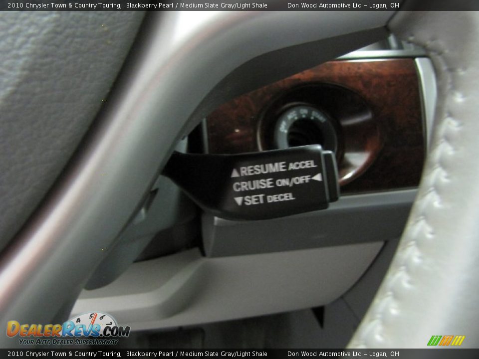 2010 Chrysler Town & Country Touring Blackberry Pearl / Medium Slate Gray/Light Shale Photo #19