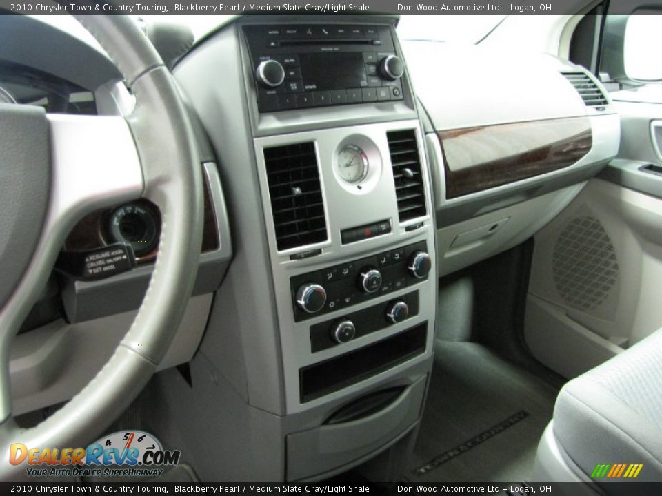 2010 Chrysler Town & Country Touring Blackberry Pearl / Medium Slate Gray/Light Shale Photo #23