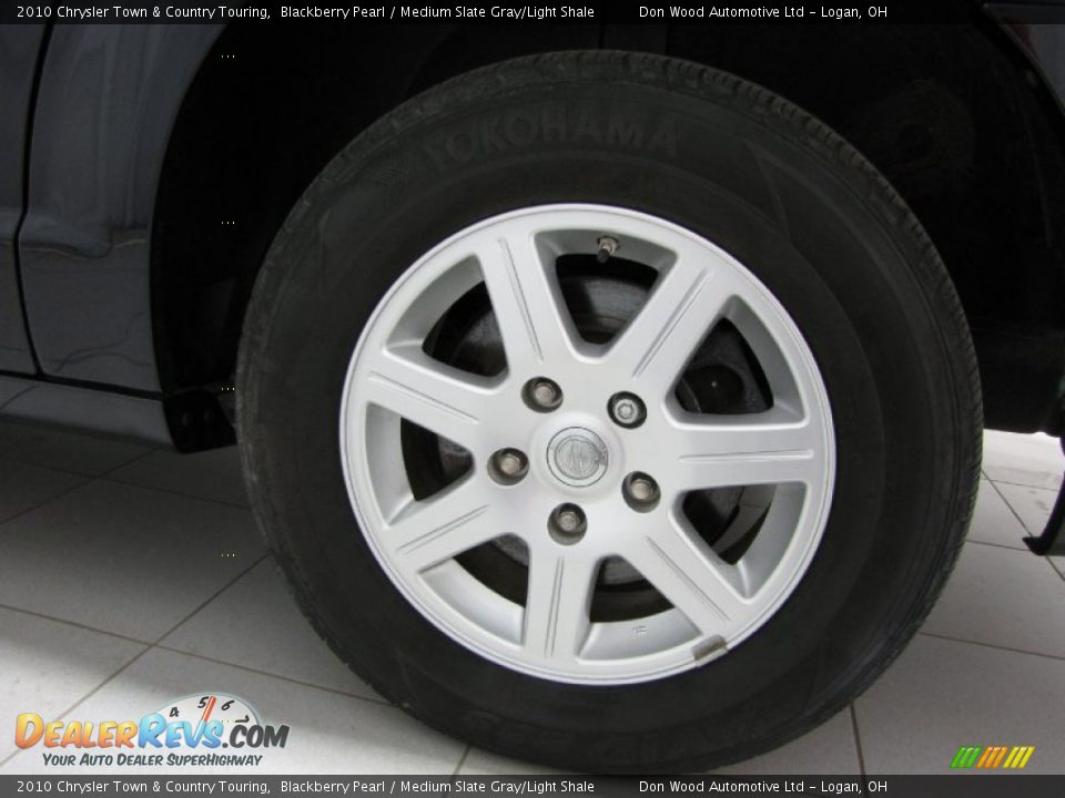2010 Chrysler Town & Country Touring Blackberry Pearl / Medium Slate Gray/Light Shale Photo #26