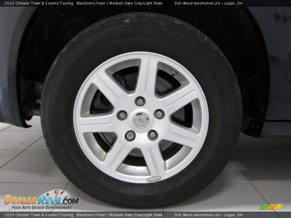 2010 Chrysler Town & Country Touring Blackberry Pearl / Medium Slate Gray/Light Shale Photo #27