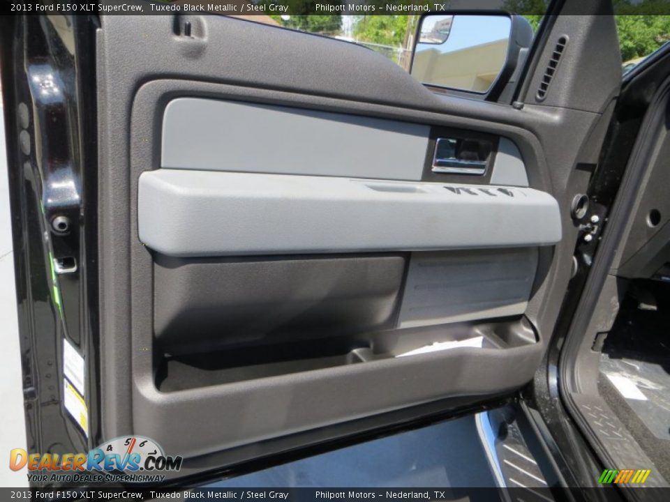 2013 Ford F150 XLT SuperCrew Tuxedo Black Metallic / Steel Gray Photo #24