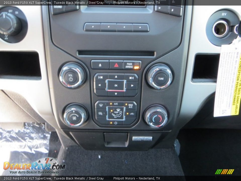 2013 Ford F150 XLT SuperCrew Tuxedo Black Metallic / Steel Gray Photo #30