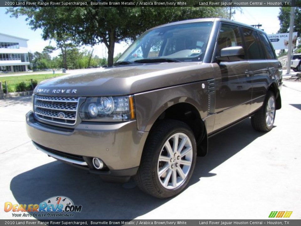 Front 3/4 View of 2010 Land Rover Range Rover Supercharged Photo #9