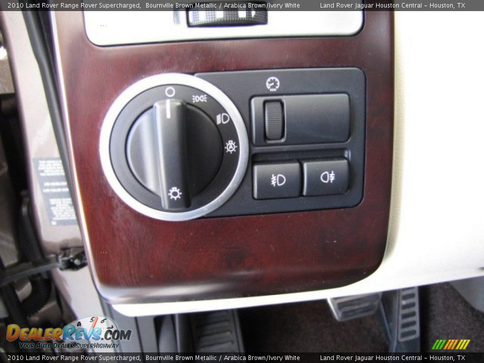 Controls of 2010 Land Rover Range Rover Supercharged Photo #27