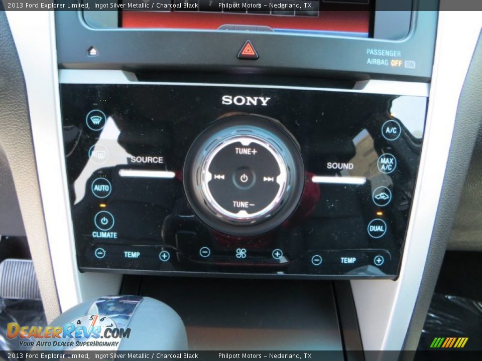 Controls of 2013 Ford Explorer Limited Photo #31