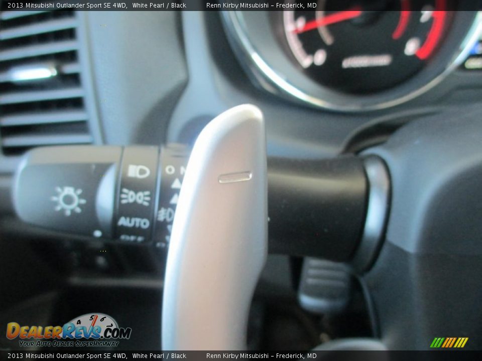 2013 Mitsubishi Outlander Sport SE 4WD White Pearl / Black Photo #18