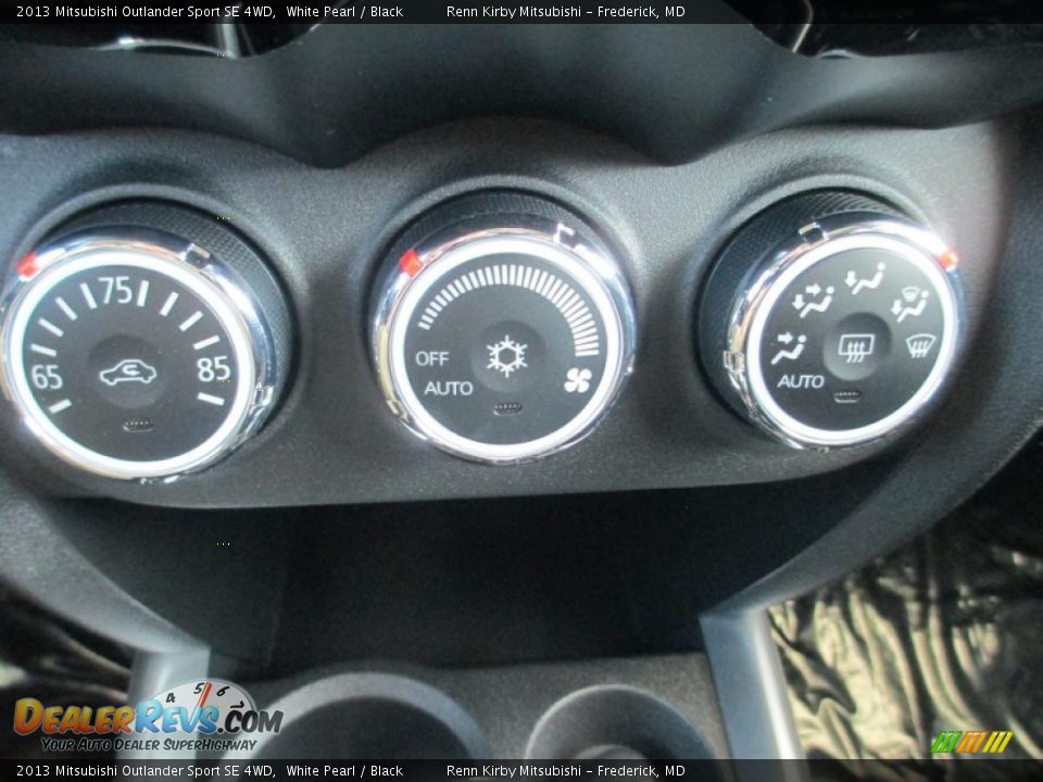 2013 Mitsubishi Outlander Sport SE 4WD White Pearl / Black Photo #24