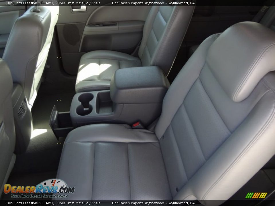 2005 Ford Freestyle SEL AWD Silver Frost Metallic / Shale Photo #16