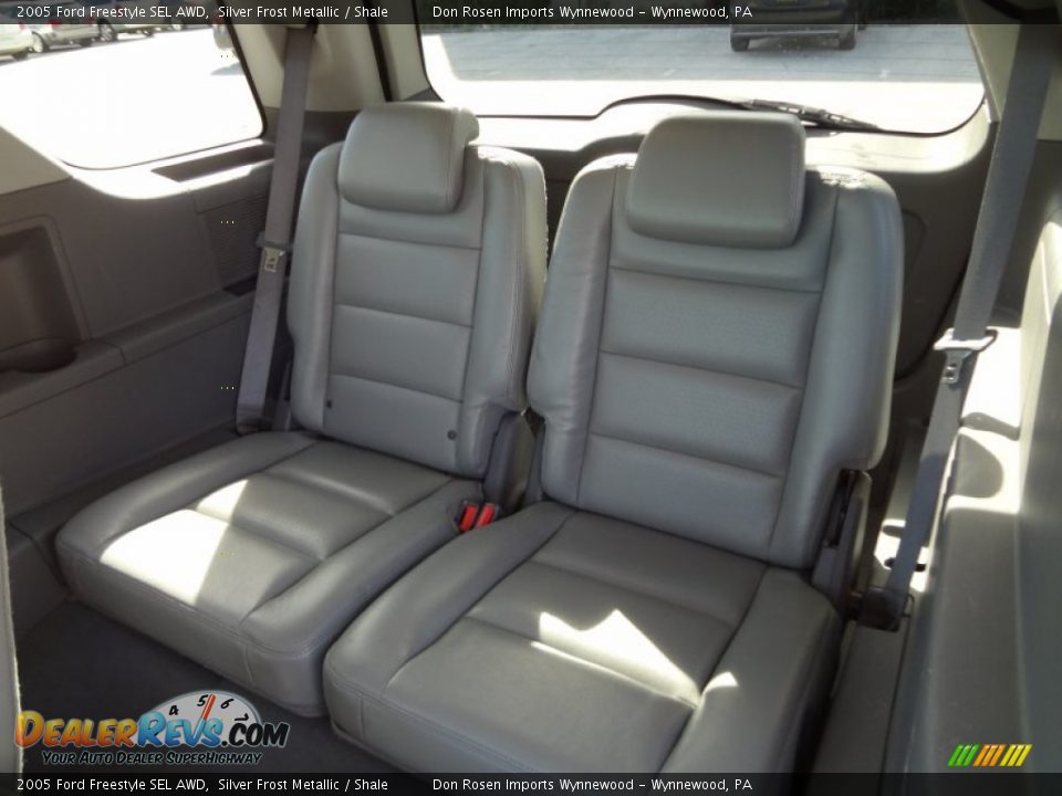 2005 Ford Freestyle SEL AWD Silver Frost Metallic / Shale Photo #17