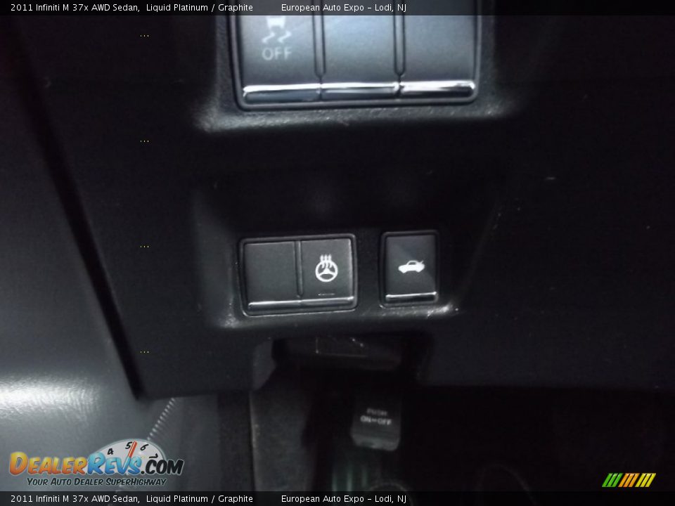 2011 Infiniti M 37x AWD Sedan Liquid Platinum / Graphite Photo #24