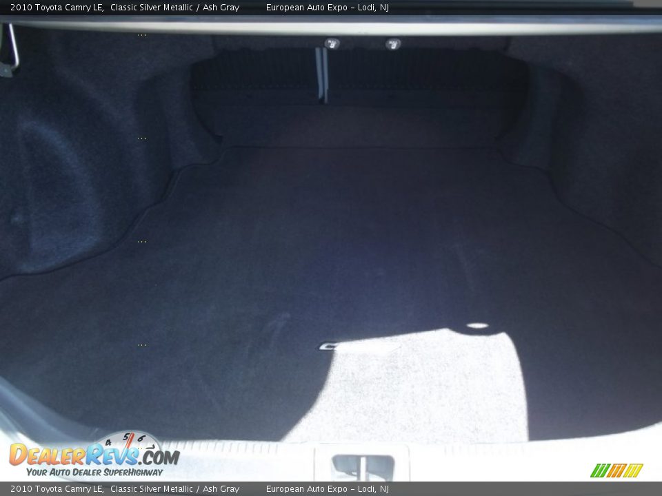 2010 Toyota Camry LE Classic Silver Metallic / Ash Gray Photo #30