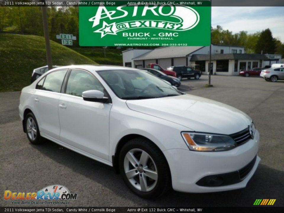 2011 Volkswagen Jetta TDI Sedan Candy White / Cornsilk Beige Photo #1