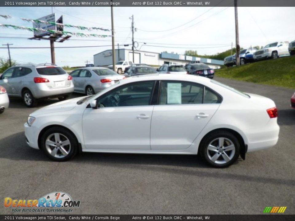 2011 Volkswagen Jetta TDI Sedan Candy White / Cornsilk Beige Photo #4