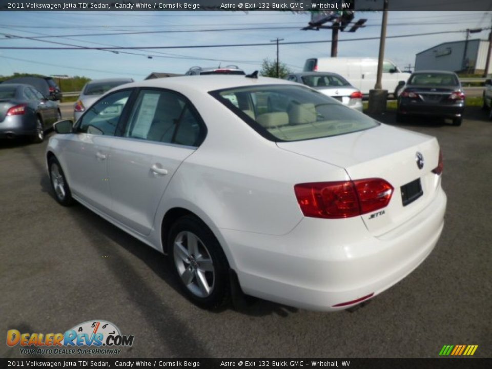2011 Volkswagen Jetta TDI Sedan Candy White / Cornsilk Beige Photo #5