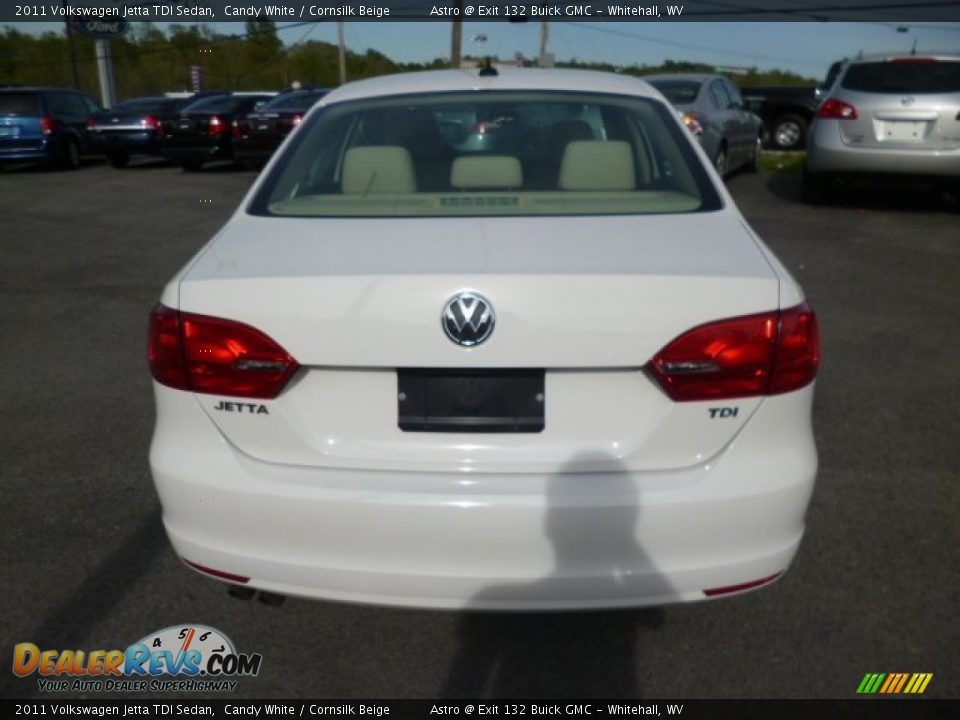 2011 Volkswagen Jetta TDI Sedan Candy White / Cornsilk Beige Photo #6
