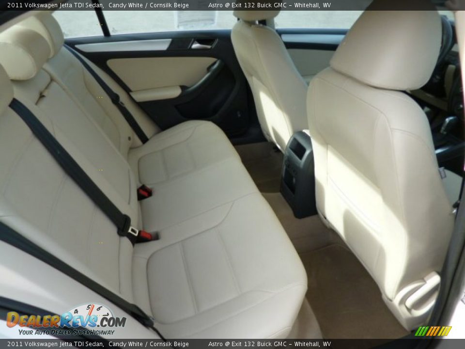 2011 Volkswagen Jetta TDI Sedan Candy White / Cornsilk Beige Photo #12