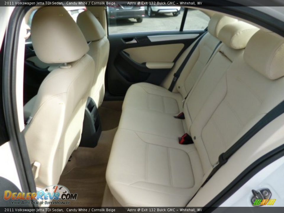 2011 Volkswagen Jetta TDI Sedan Candy White / Cornsilk Beige Photo #13