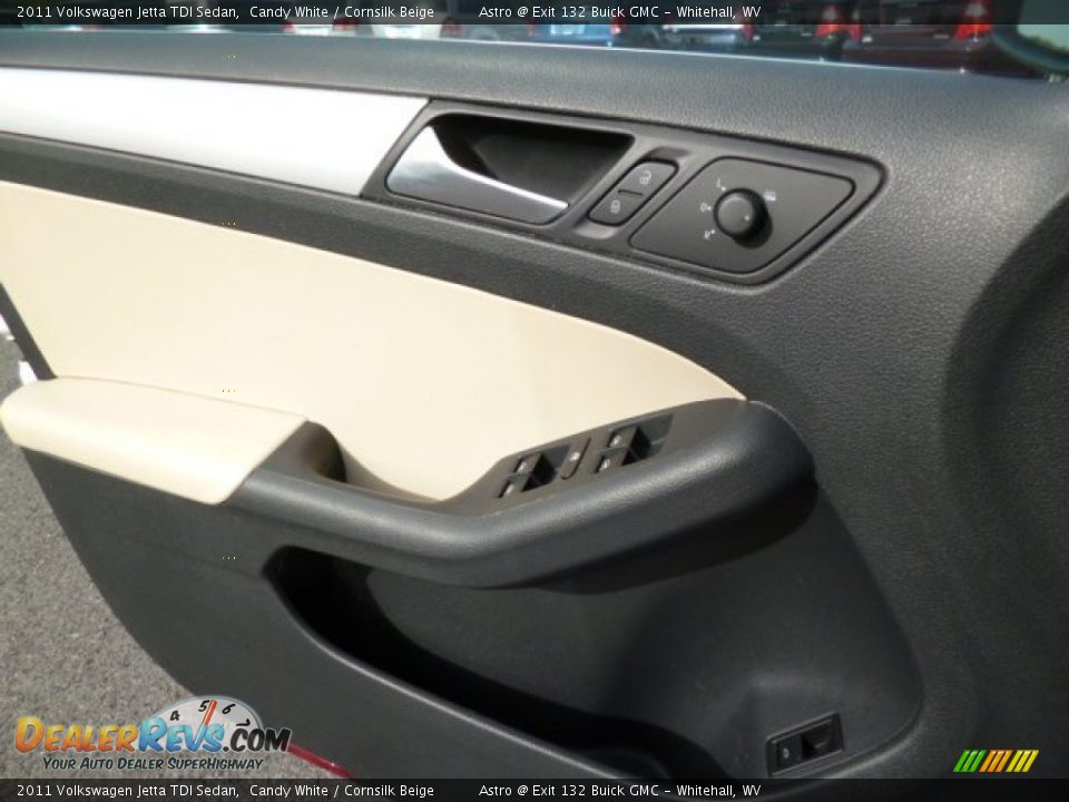 2011 Volkswagen Jetta TDI Sedan Candy White / Cornsilk Beige Photo #17