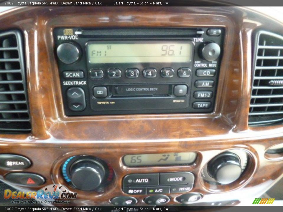 2002 Toyota Sequoia SR5 4WD Desert Sand Mica / Oak Photo #19